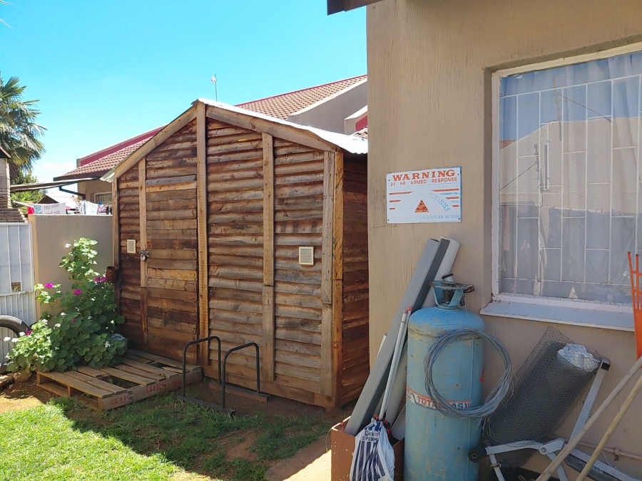 2 Bedroom Property for Sale in Uitsig Free State
